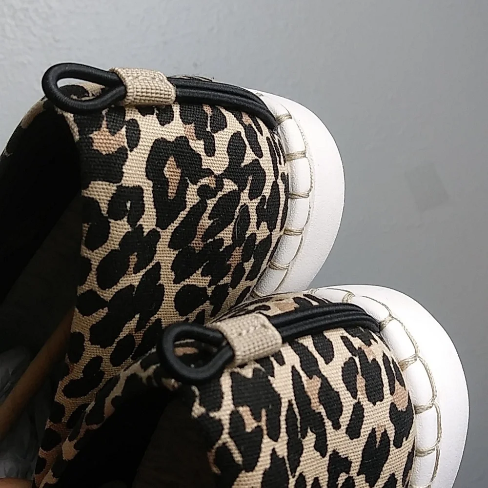 Cloudsteppers By Clarks Step Glow Jade 9W  Whipstitch Shoes Leopard Print